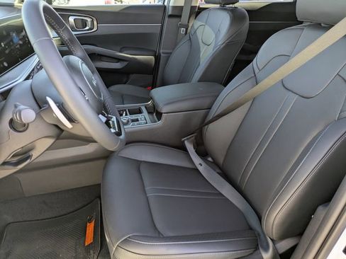 Used 2025 Kia Sorento EX image 26