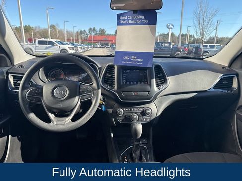 Used 2019 Jeep Cherokee Latitude w/ Popular Appearance Group image 15