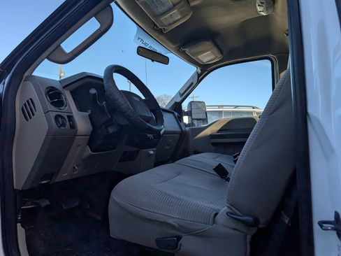 Used 2010 Ford F250 XLT image 13