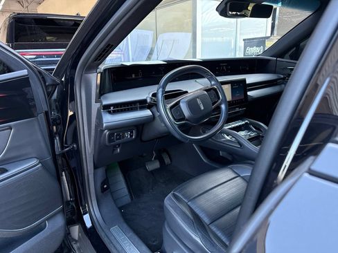 Used 2024 Lincoln Nautilus Reserve w/ Equipment Group 202A AWD/4WD image 9