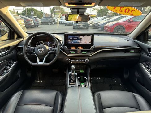 Used 2023 Nissan Altima 2.0 SR FWD image 35