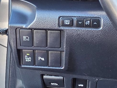 Used 2019 Lexus IS 300 w/ Navigation Package image 40