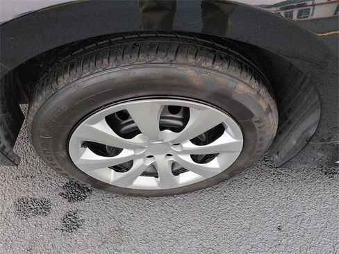 Certified 2024 Toyota Corolla LE image 9