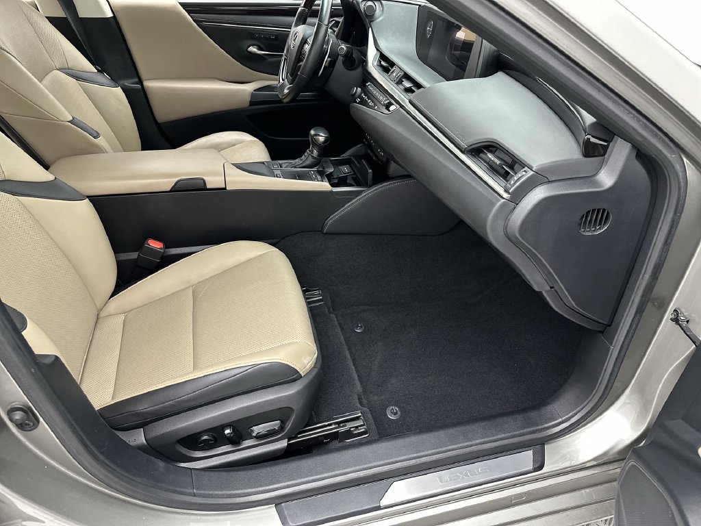 Used 2020 Lexus ES 350 w/ Premium Package FWD image 24