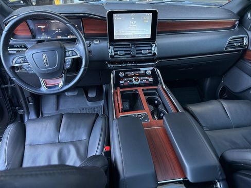 Used 2021 Lincoln Navigator Reserve image 10
