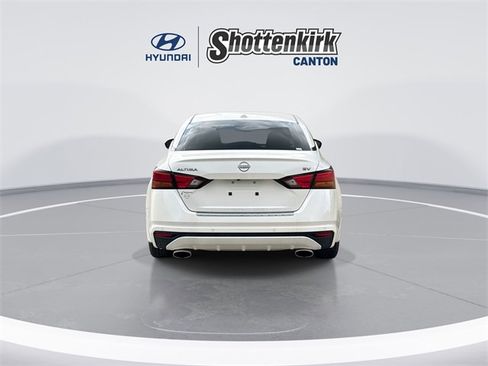 Used 2023 Nissan Altima 2.5 SV image 7