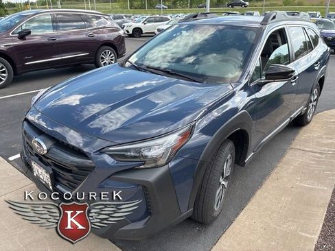 Used 2023 Subaru Outback Premium AWD/4WD image 2