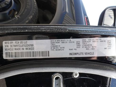 New 2026 RAM 3500 Tradesman AWD/4WD image 25