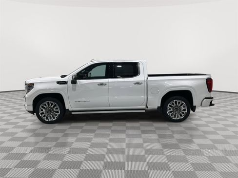 Used 2024 GMC Sierra 1500 Denali Ultimate image 2