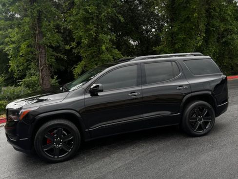Used 2017 GMC Acadia Denali w/ Technology Package AWD/4WD image 4