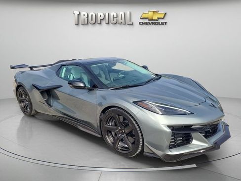Used 2024 Chevrolet Corvette Z06 RWD image 7