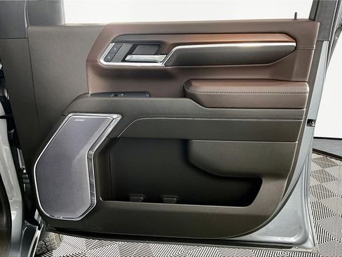 Used 2024 GMC Sierra 2500 Denali w/ Denali Reserve Package image 28