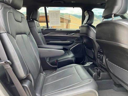 Used 2023 Jeep Grand Cherokee L Overland w/ Luxury Tech Group IV AWD/4WD image 23