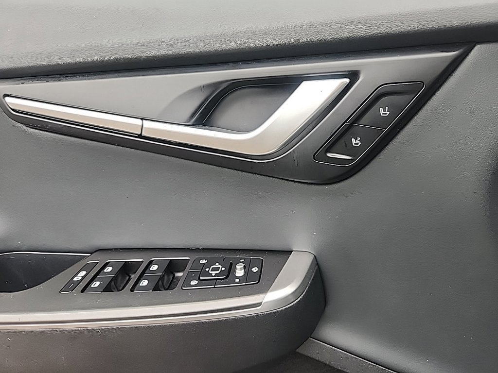 Used 2024 Kia EV6 Light RWD image 25