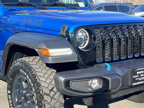 Used 2023 Jeep Wrangler Unlimited w/ Sun & Screen Package image 8