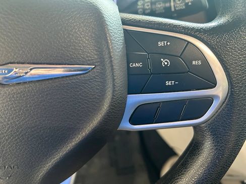 Used 2021 Chrysler Voyager Lxi FWD image 42