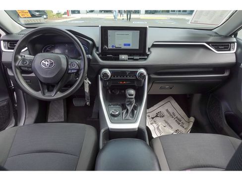 Certified 2023 Toyota RAV4 LE AWD/4WD image 20