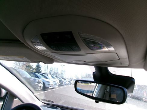 Certified 2024 Chrysler Pacifica Touring-L image 24