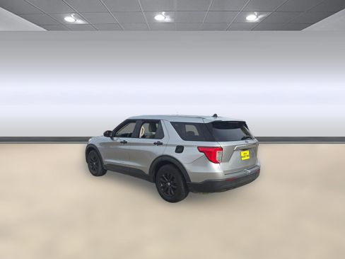 Used 2021 Ford Explorer 2WD image 3