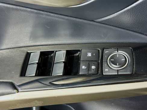 Used 2018 Lexus IS 300 w/ Premium Package image 24
