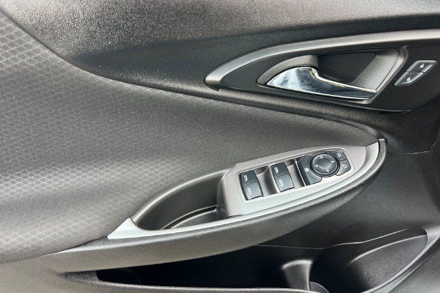Used 2025 Chevrolet Malibu LT FWD image 11