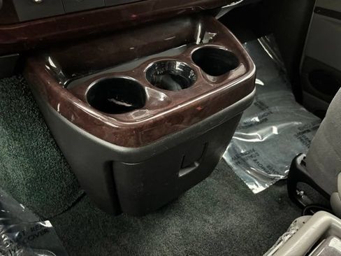 Used 2019 Chevrolet Express 2500 RWD image 33