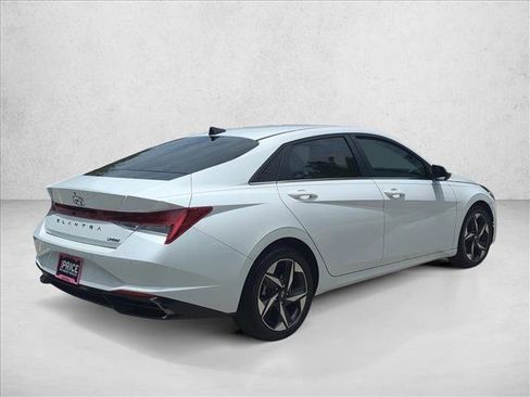 Used 2021 Hyundai Elantra Limited FWD image 5