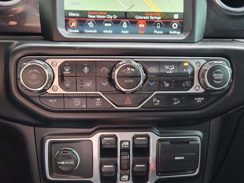 Used 2020 Jeep Wrangler Unlimited Sahara AWD/4WD image 10