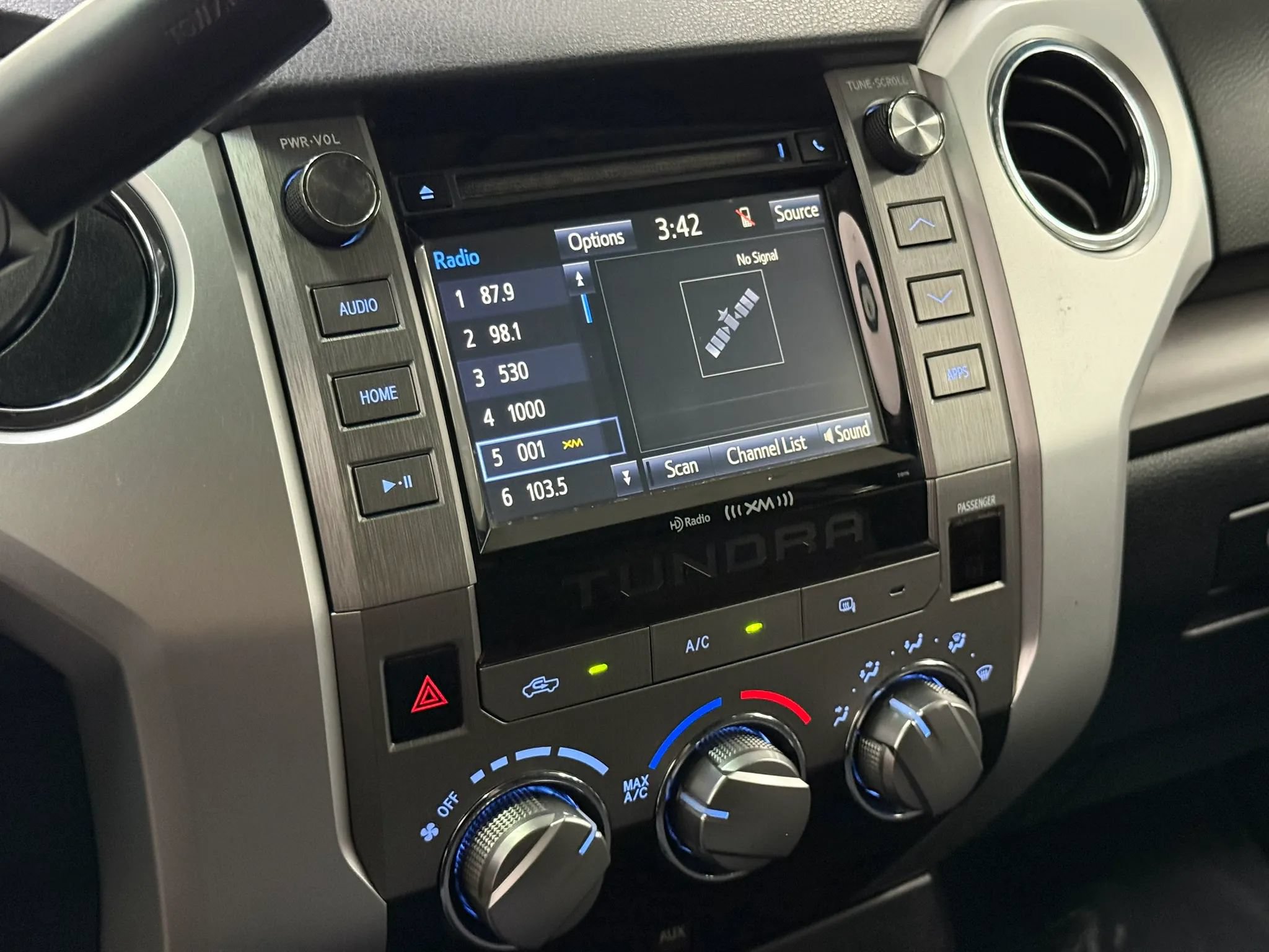Used 2017 Toyota Tundra SR5 RWD image 19