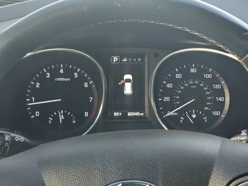 Used 2017 Hyundai Santa Fe Limited FWD image 10