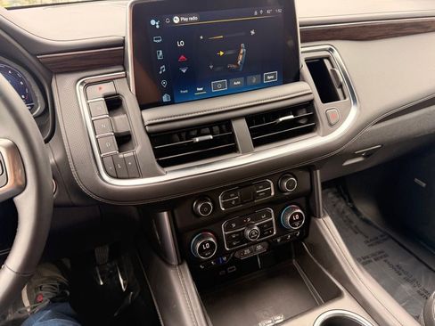 Used 2023 Chevrolet Suburban Premier AWD/4WD image 23