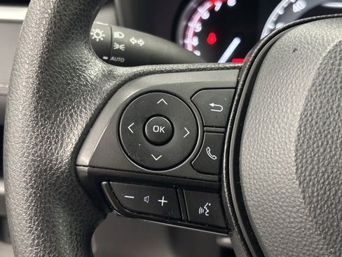 Used 2025 Toyota RAV4 XLE image 18