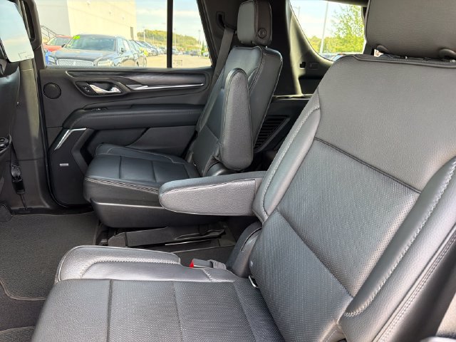 Used 2021 GMC Yukon Denali w/ Denali Premium Package AWD/4WD image 22