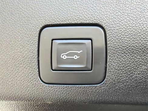 Used 2023 Buick Encore GX Essence w/ Experience Buick Package image 19