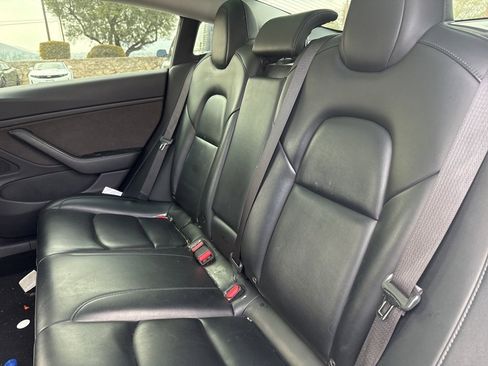 Used 2019 Tesla Model 3 Mid Range image 17