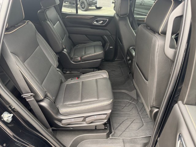 Used 2023 Chevrolet Tahoe Premier w/ Premium Package 2 AWD/4WD image 16