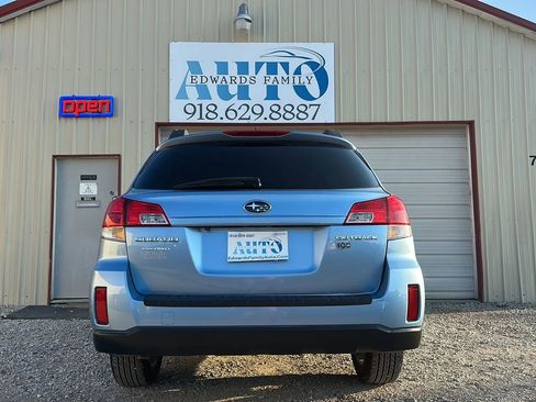 Used 2011 Subaru Outback 2.5i Limited image 24