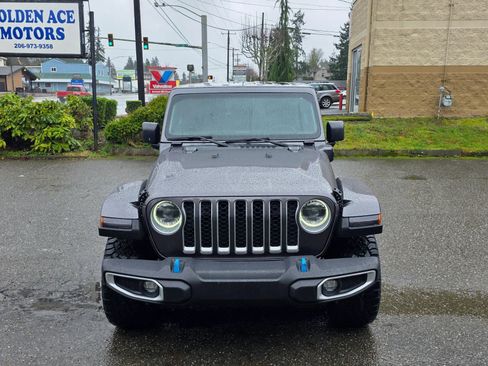 Used 2023 Jeep Wrangler Unlimited Sahara image 2