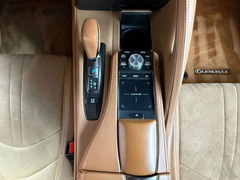 Used 2018 Lexus LC 500 Coupe w/ Sport Package RWD image 46