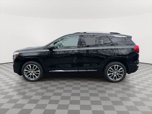 Used 2022 GMC Terrain Denali w/ LPO, 'HIT The Road' Package image 4