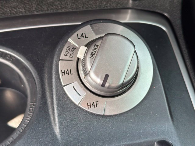 Used 2022 Toyota 4Runner Limited AWD/4WD image 28