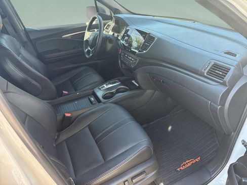 Certified 2023 Honda Passport TrailSport image 20