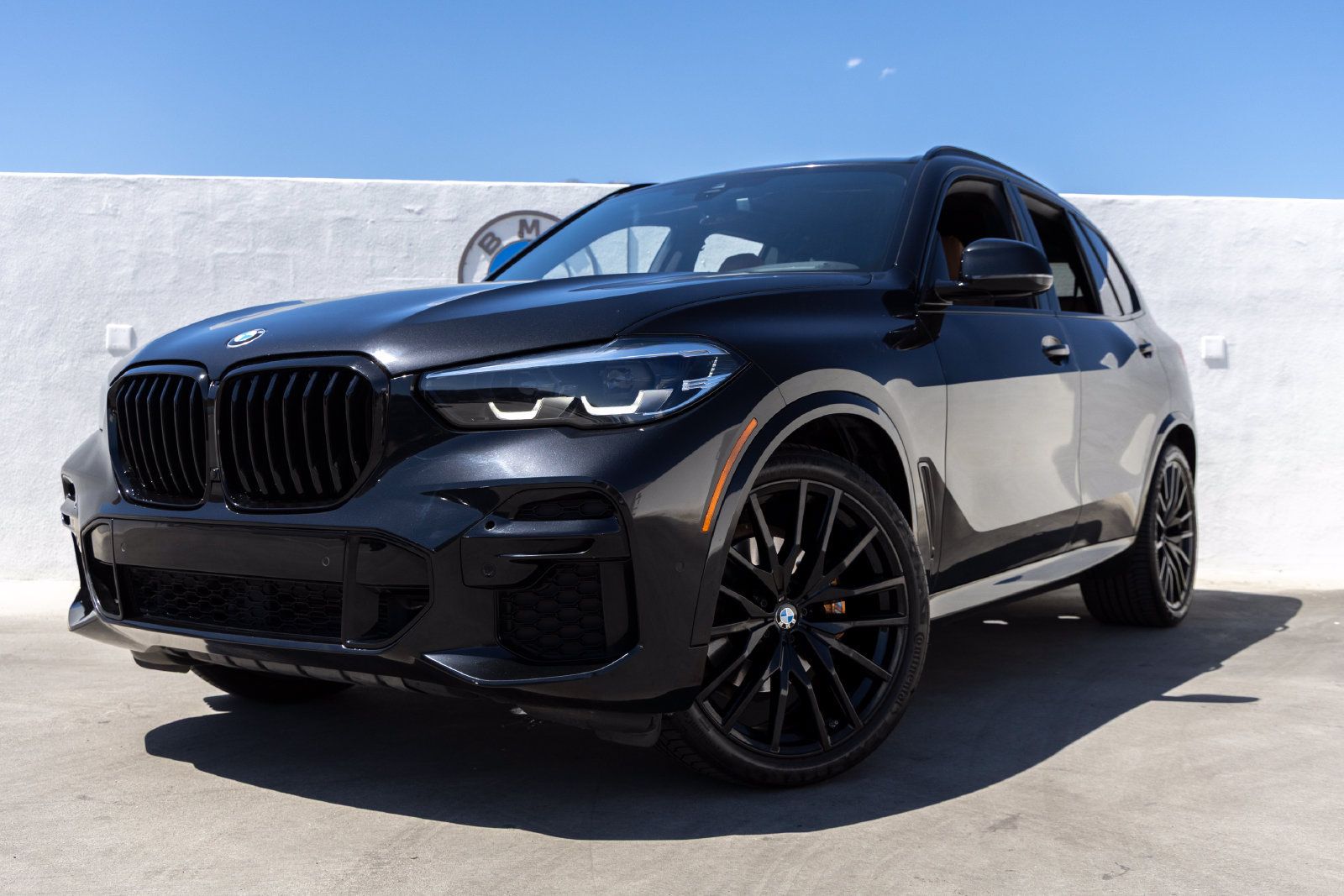 Used 2023 BMW X5 xDrive40i w/ M Sport Package AWD/4WD image 7