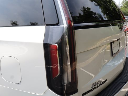 Used 2022 Cadillac Escalade ESV Sport w/ Touring Package AWD/4WD image 54
