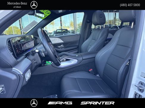 Used 2024 Mercedes-Benz GLS 450 4MATIC image 9