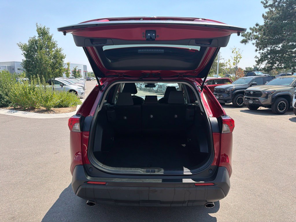 Used 2025 Toyota RAV4 XLE AWD/4WD image 16