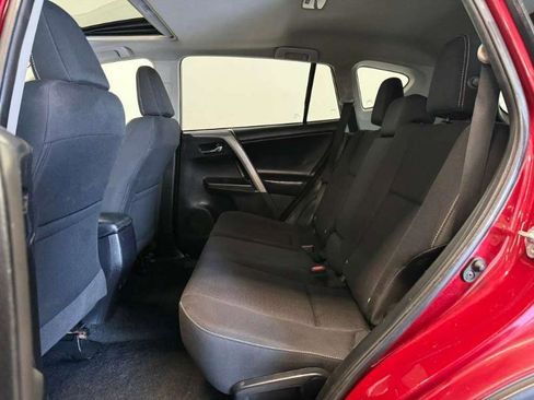 Used 2018 Toyota RAV4 XLE FWD image 19