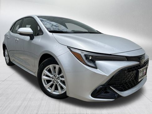 Used 2024 Toyota Corolla SE FWD image 3