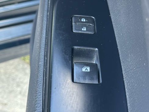 Used 2018 Toyota Camry SE FWD image 28