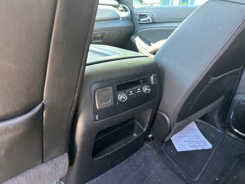 Used 2020 Chevrolet Suburban LT AWD/4WD image 35